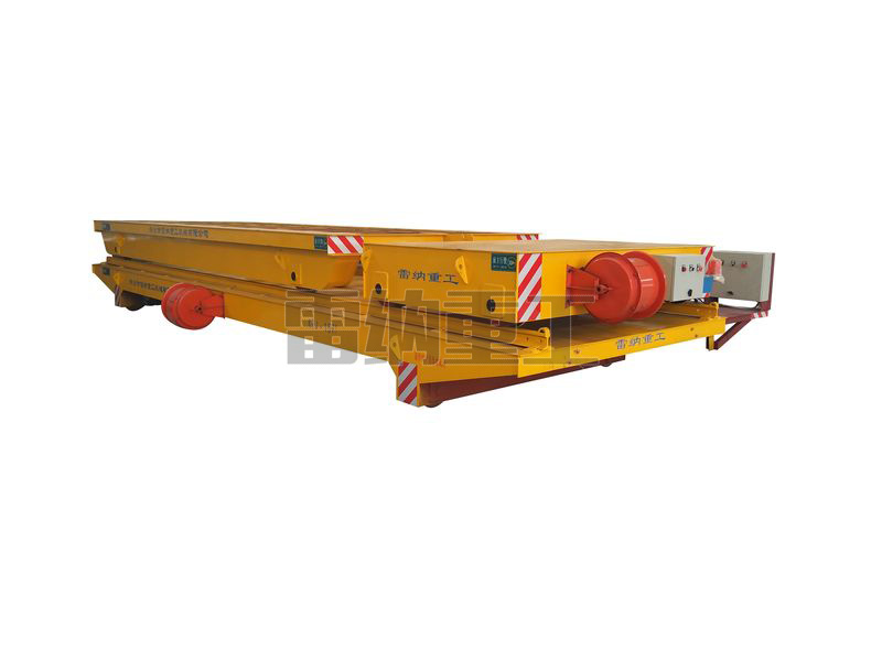 軌道擺渡車、軌道牽引車和噴漆房軌道車組合